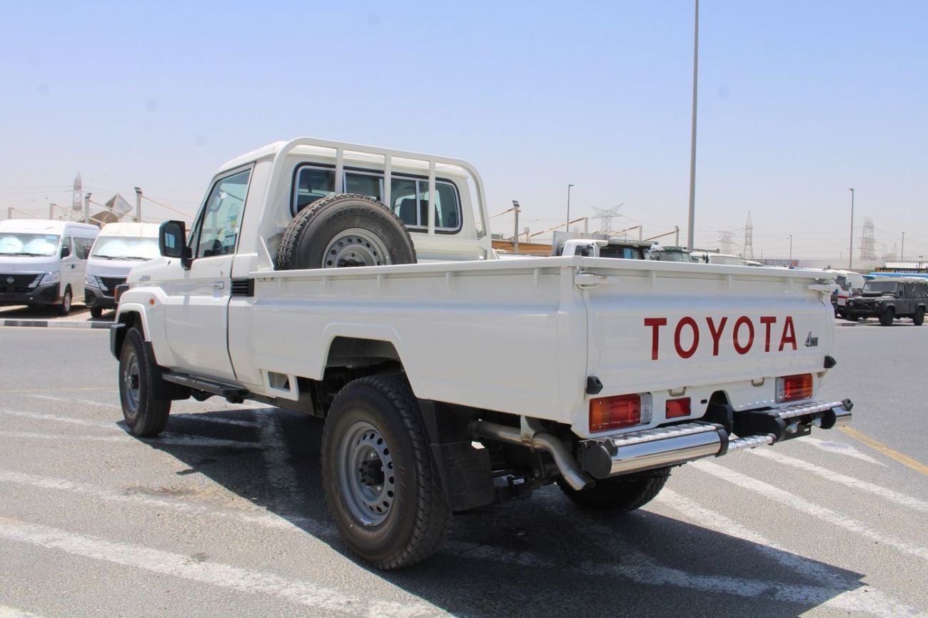 تويوتا لاند كروزر بيك آب  TOYOTA LANDCRUISER 79 2.8L DIESEL SINGLE CAB E MANUAL