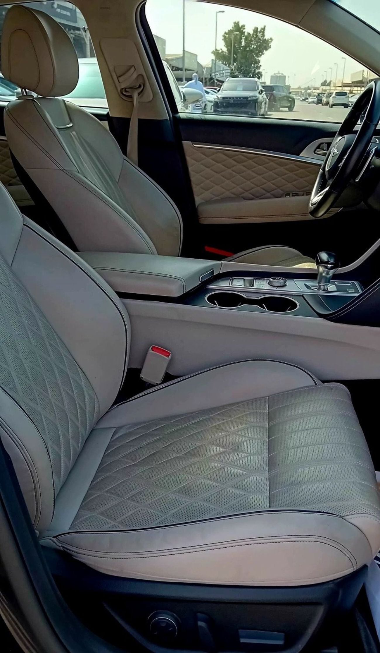 Hyundai Genesis Std 3.8L