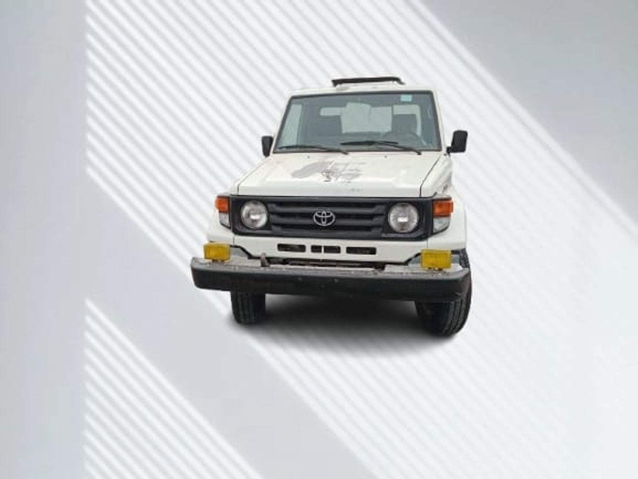 تويوتا لاند كروزر بيك آب SC 4.0L PETROL MANUAL TRANSMISSION