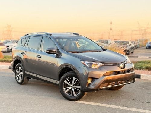 Toyota RAV4 XLE 2.5L Full option Sunroof 2018