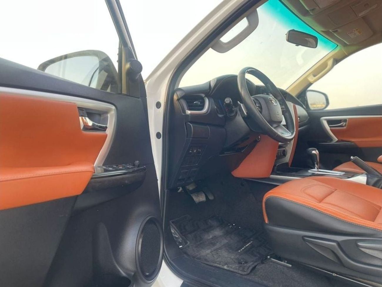 Toyota Fortuner 2017 Toyota Fortuner GX.R+ 4.0L V6 - Push Start With Gear shifter - 4x4 AWD - 7 Leather Seats - Rear