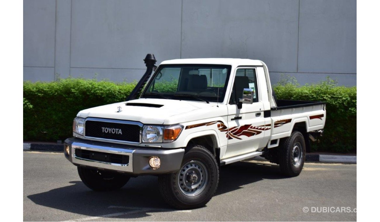 تويوتا لاند كروزر بيك آب 79 Single Cab  DLX V8 4.5L Diesel 4wd Manual Transmission