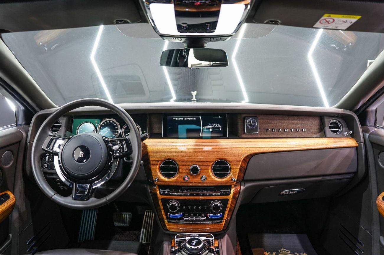 Rolls Royce Phantom SWB 2022 Rolls Royce Phantom, Rear-Seat Entertainment, Starlight Headliner, Dealer Extended Warranty