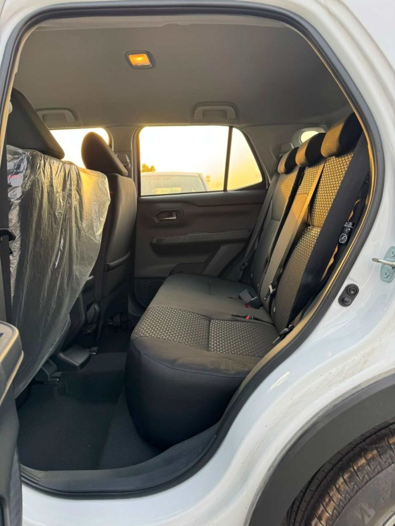 تويوتا ريز E 1.2L PETROL V4 || STANDARD OPTION / 16 *ALLOY RIMS / GCC SPEC (CODE # RZPBO)