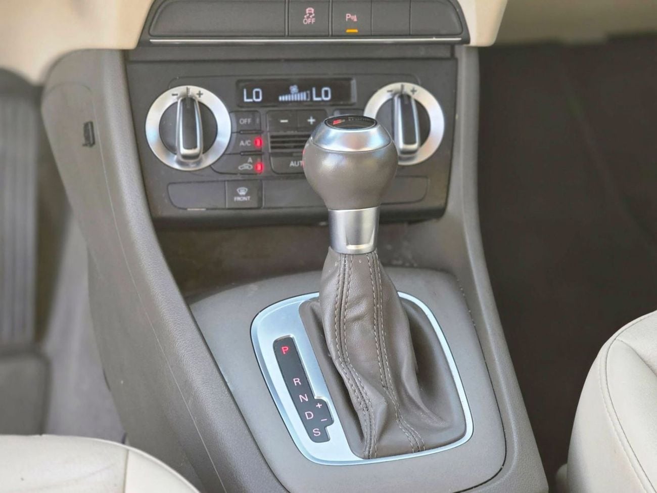 Audi Q3 35 TFSI S-Line 2.0L (180 HP)