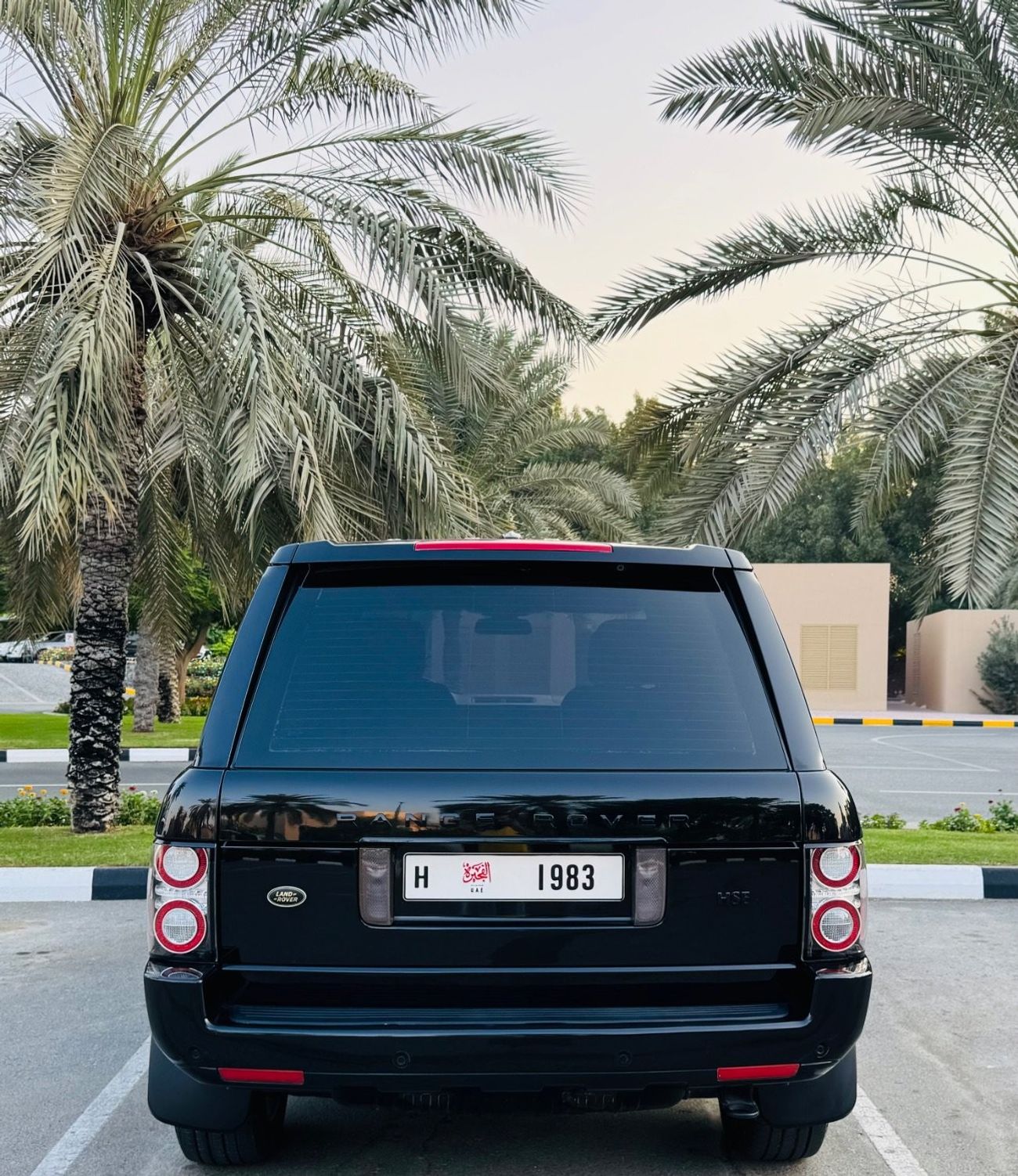 Land Rover Range Rover GCC .. HSE .. V8 .. Perfect Condition .. Top Range .. 2 keys