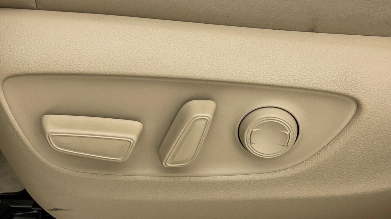 تويوتا لاند كروزر GXR 4 | بدون دفعة مقدمة | اختبار القيادة في المنزل