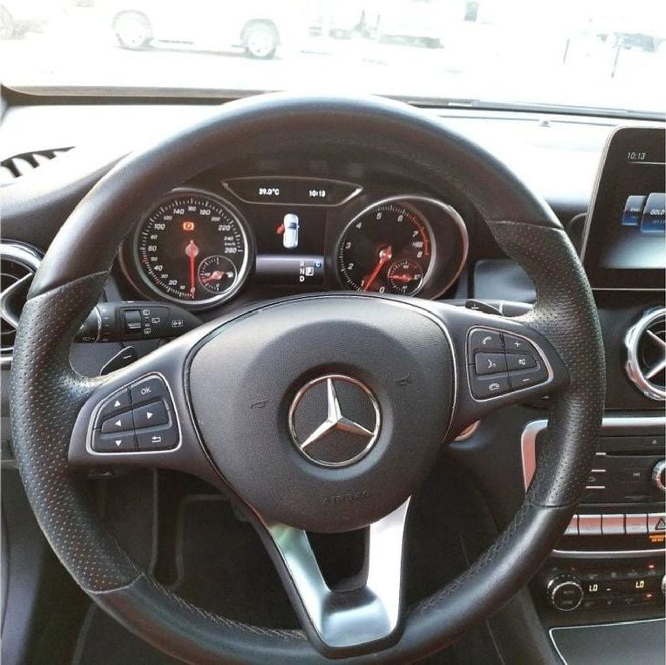 مرسيدس بنز GLA 250 STD
