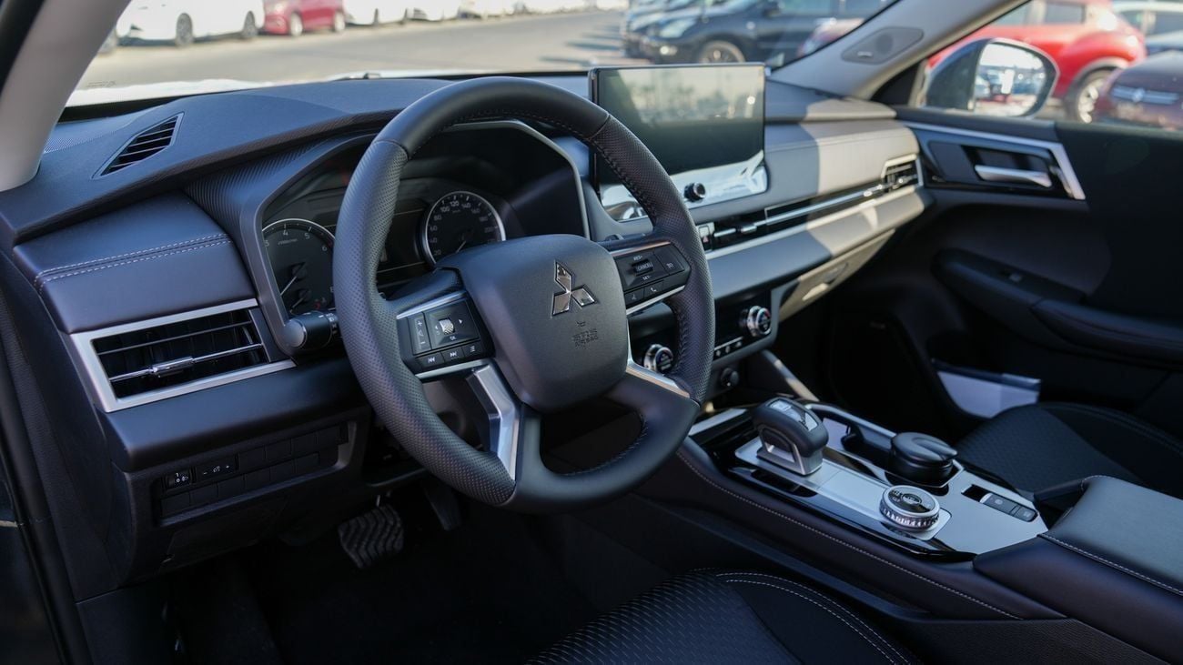 Mitsubishi Outlander Brand New 2026 Mitsubishi Outlander Medium Line (G05) 2.5L | 7-Seater SUV | GCC Spec | Export Only
