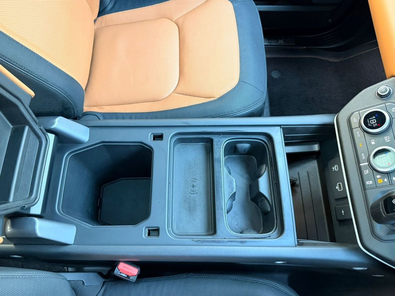 لاند روفر ديفندر diesel 3.0 liter ,right hand ,automatic