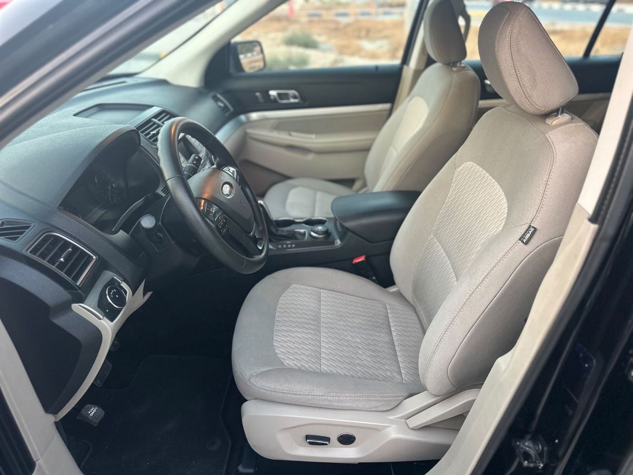 Ford Explorer BASE