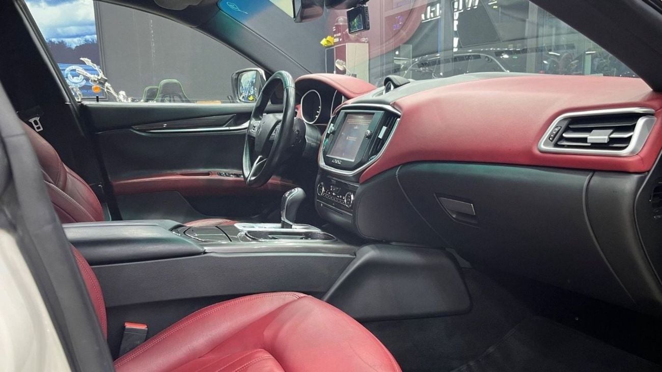 مازيراتي جيبلي STD Maserati Ghibli 2015