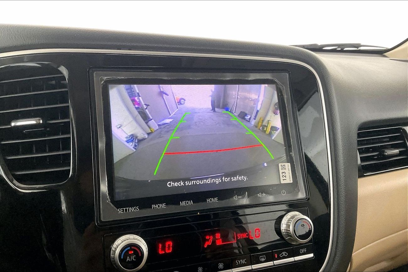 ميتسوبيشي آوتلاندر GLX Midline | National Day Celebration | شامل الضمان | 0 ﺪﻔﻋﺓ ﺃﻮﻟﻯ