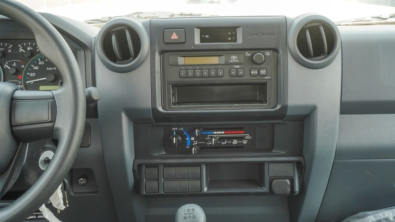 تويوتا لاند كروزر بيك آب 4.2L Diesel M/T