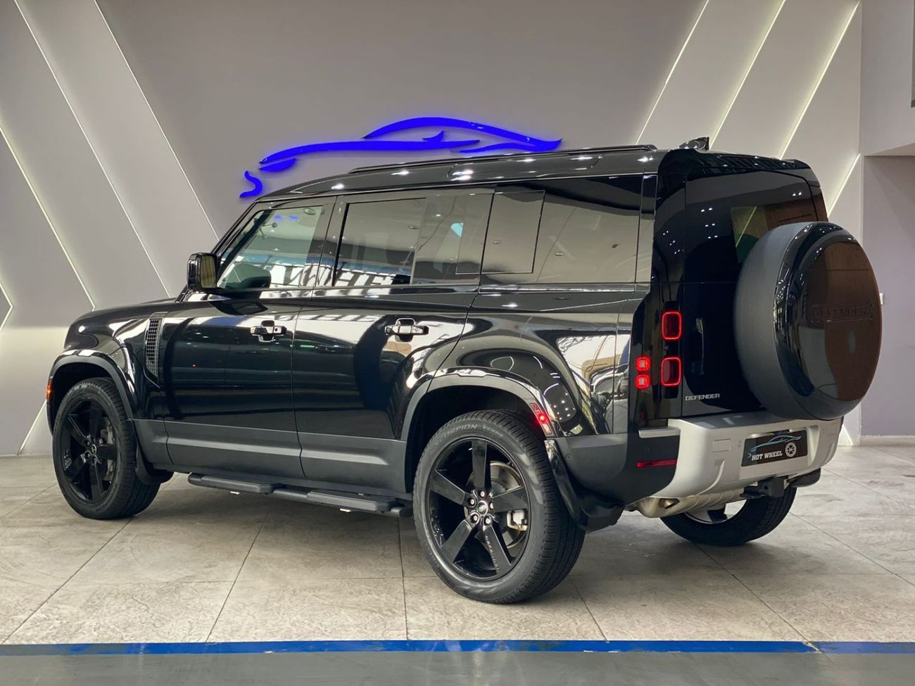 Land Rover Defender P400 110 | with warranty