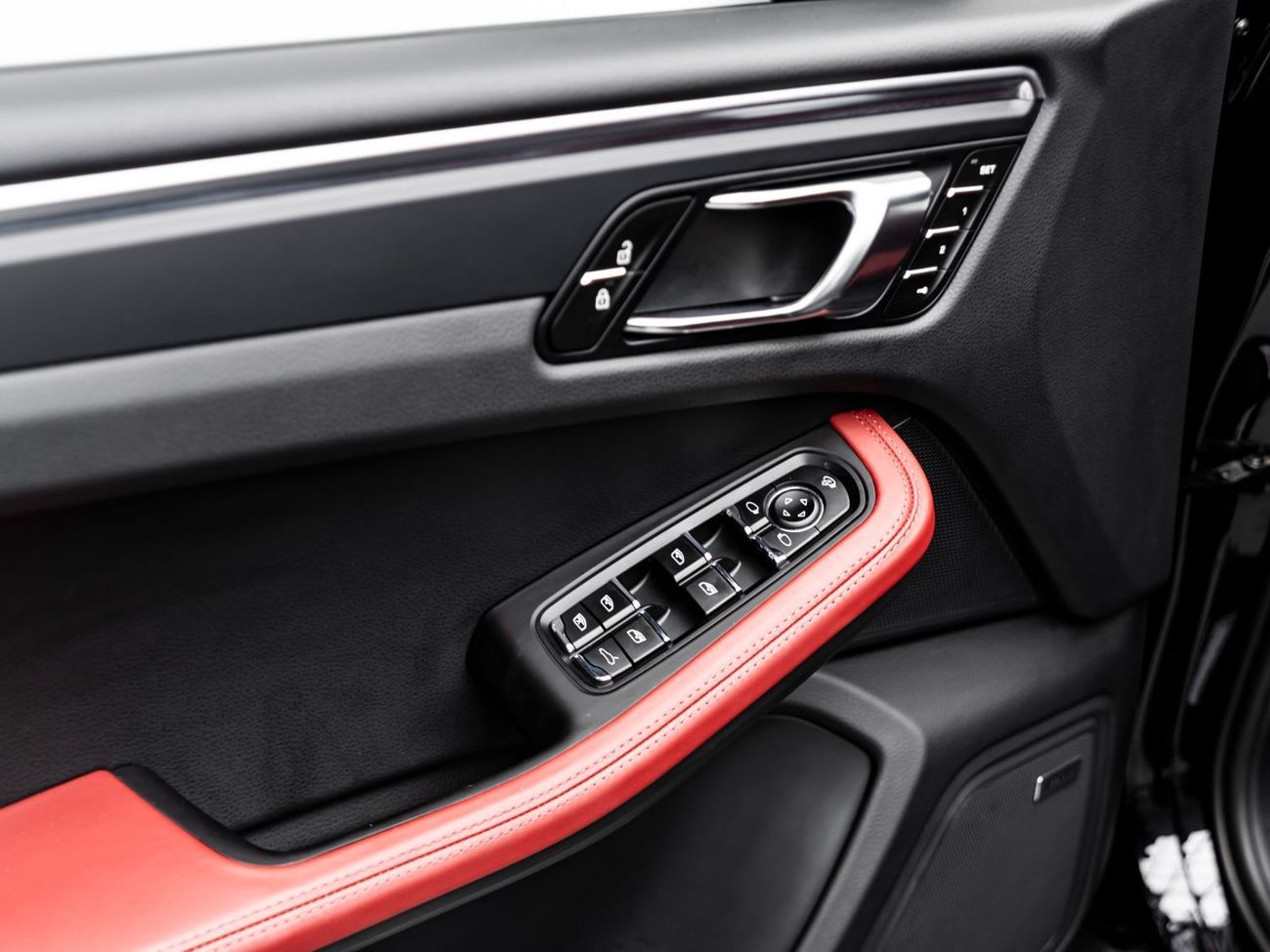 Porsche Macan Std 2.0L (252 HP) 2024 Porsche Macan, June 2026 Porsche Warranty, Full Service History, Low KMs, GCC