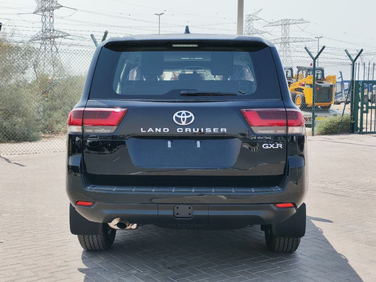 تويوتا لاند كروزر 2025 Toyota Land Cruiser LC300 GXR with Sunroof 4.0L V6 Petrol A/T 4WD Export Only