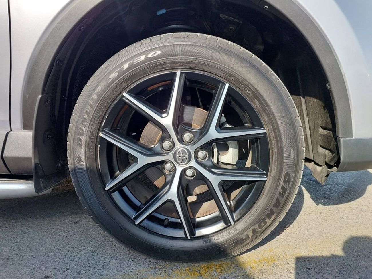 تويوتا راف ٤ TOYOTA RAV4 SUV RHD 2016 MODEL 2.5 L PETROL AUTOMATIC(PM97905)