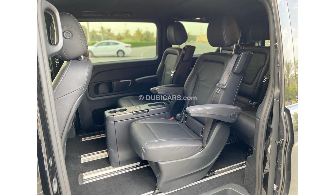مرسيدس بنز V 300 Mercedes V-300 Desil V4 2022 Orginal Paint - Low Mileage - under warrnty Germany