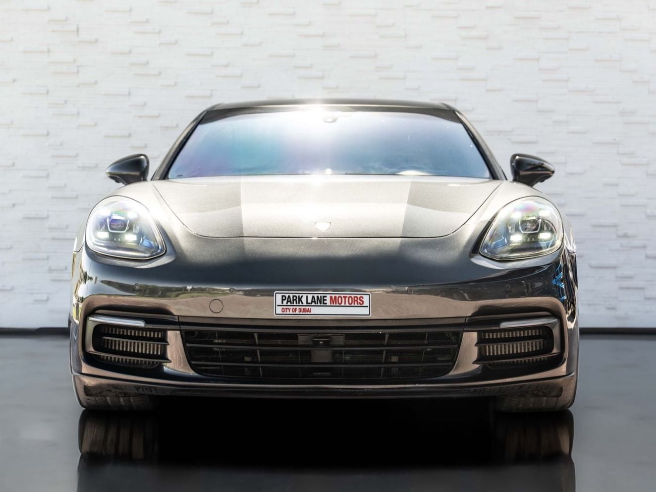 بورش باناميرا 4 E-HYBRID Porsche Panamera 4 E-Hybrid 2018