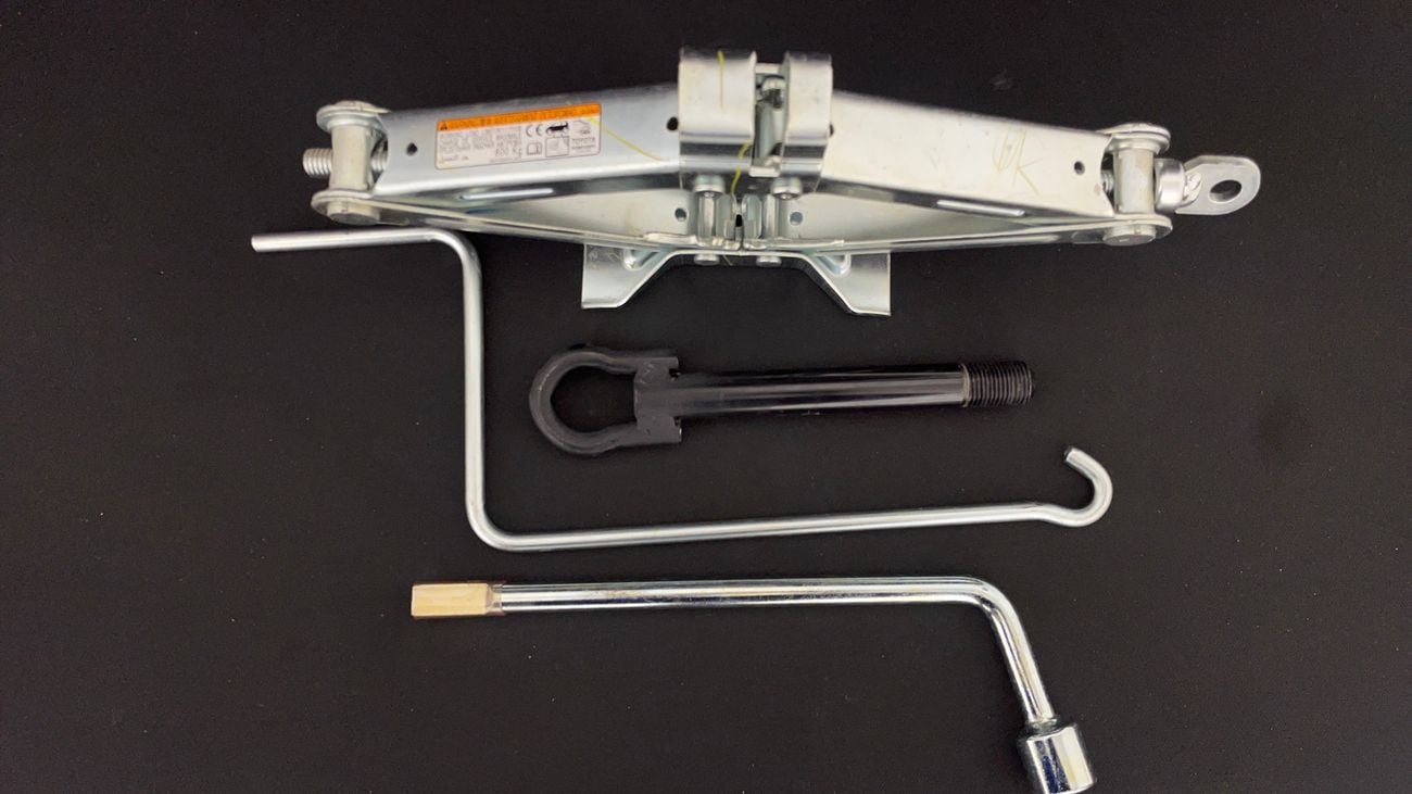 تويوتا يارس E 1.5 | بدون دفعة مقدمة | اختبار القيادة في المنزل