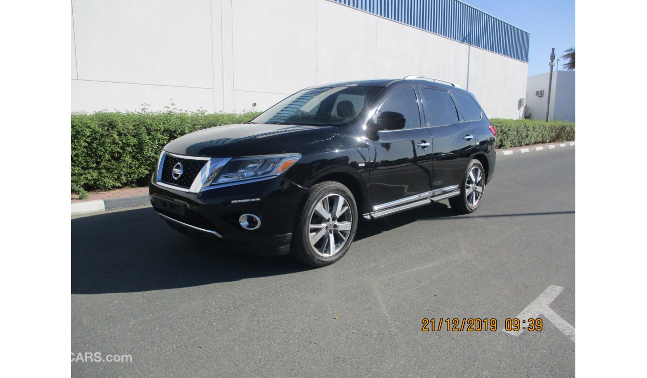 Nissan Pathfinder SV 4WD model 2013 gulf space , full options 7 seats