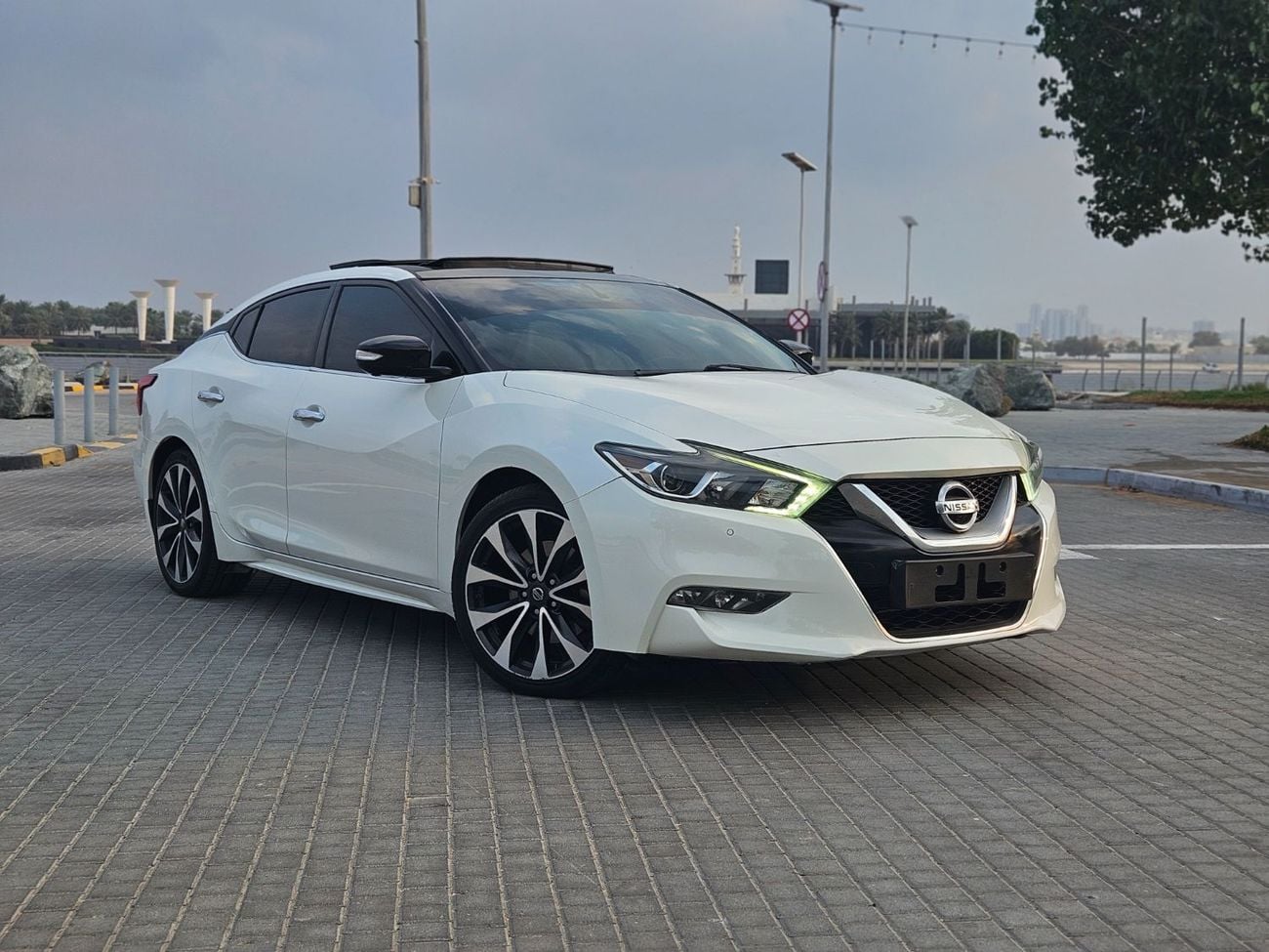 Nissan Maxima SR