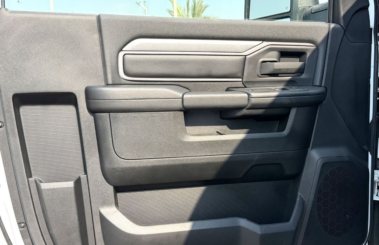 RAM 5500 2026 Tradesman 4x4 Reg Cab Heavy Duty