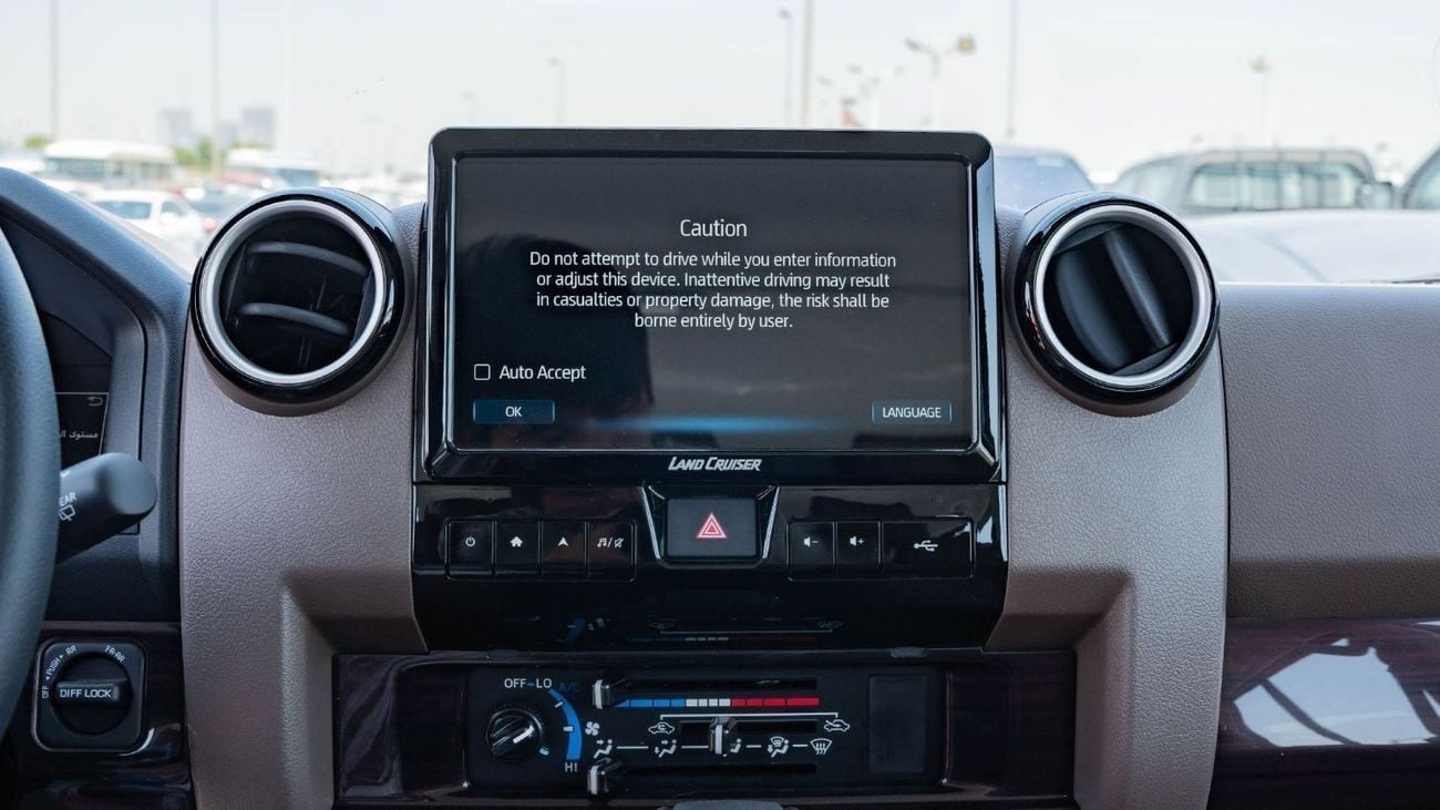 Toyota Land Cruiser 70 2026 Toyota Land Cruiser LC76 2.8L AT Diesel Full Option (Gray)