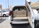 Toyota Prado EXR 4.0L 4WD Toyota Prado - 2019 - GCC - 4.0L - 6 (V )- 7 Seats - 4*4 - Excellent Condition Inside a