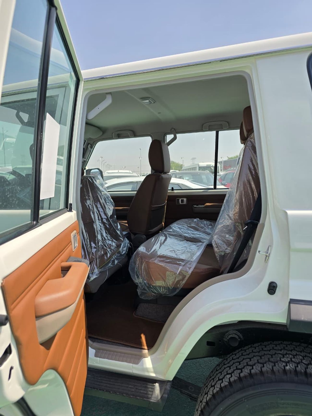 Toyota Land Cruiser 70 LX 4.0L (5 DOOR)