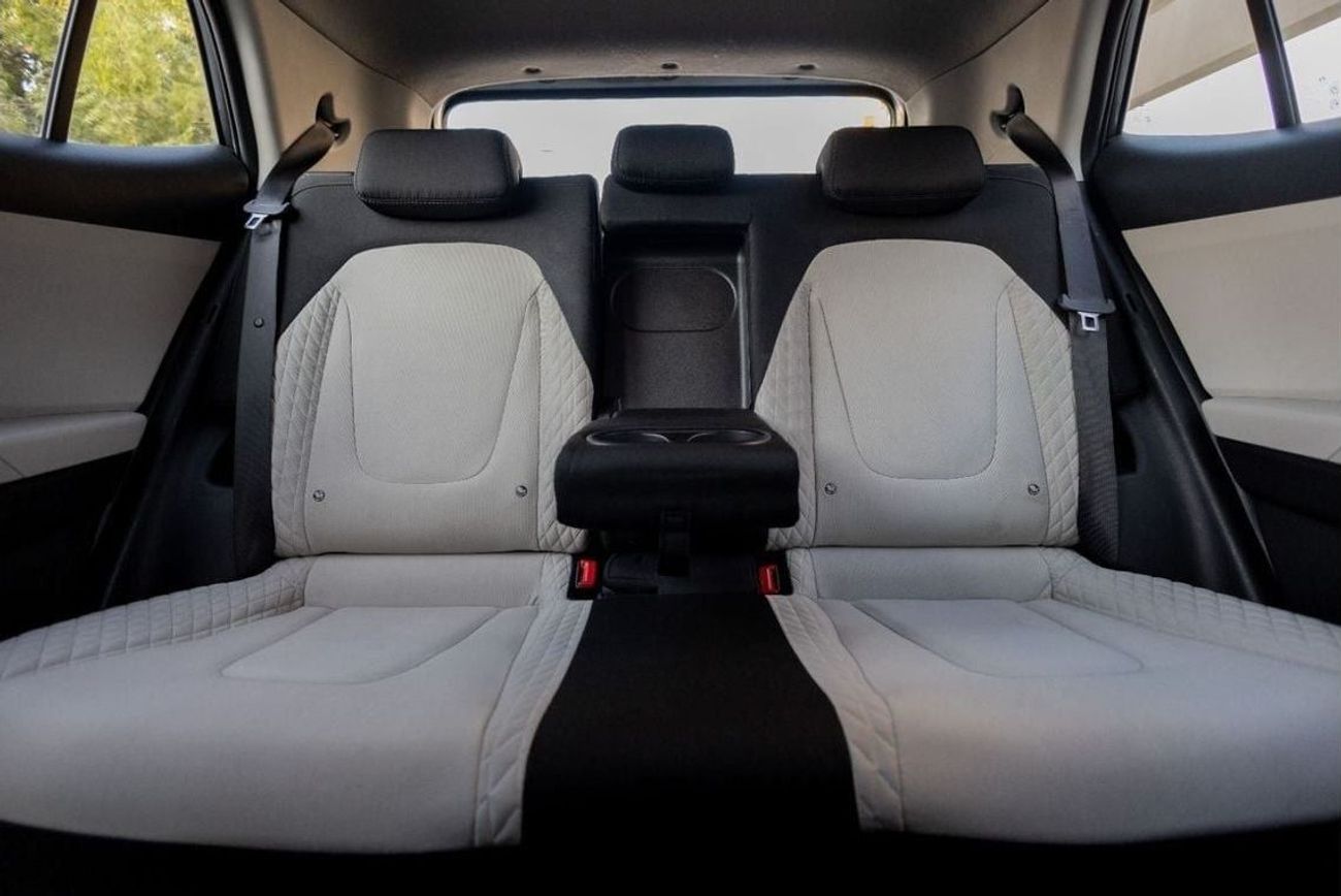 Hyundai Creta Std 1.5L Hyundai Creta 2022 GCC under Warranty with Flexible Down-Payment.