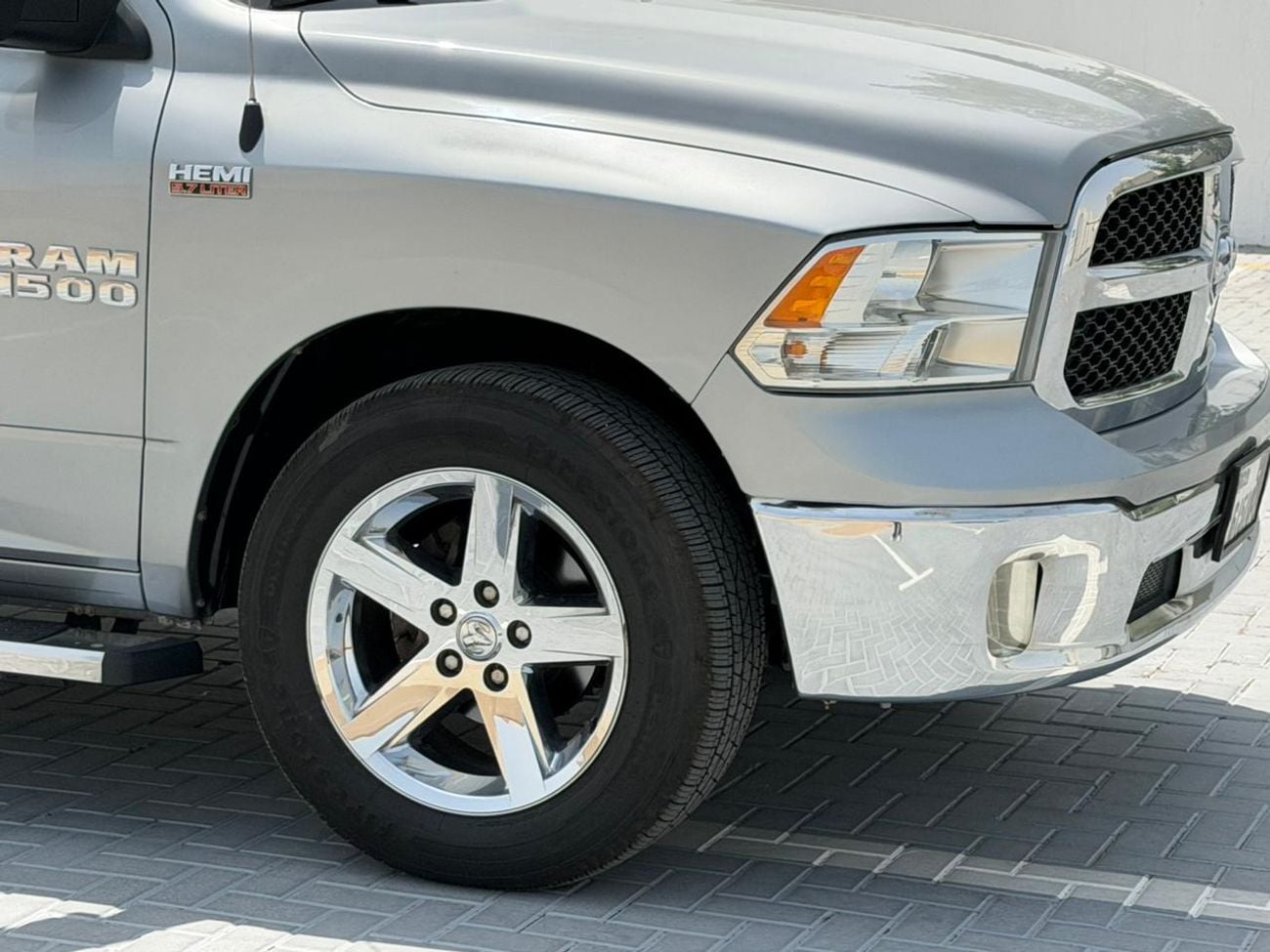 Dodge RAM Dodge Ram 2021 Classic 1500 HEMI 5.7L Petrol Engine US Specs