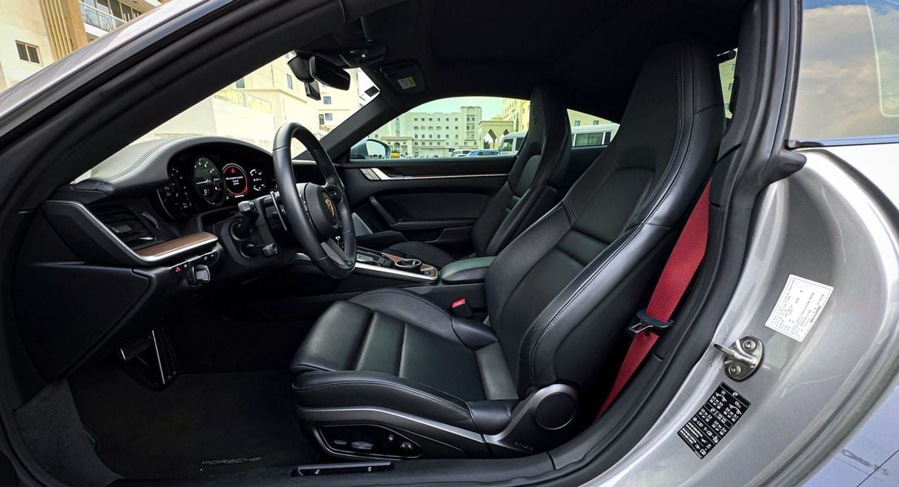 Porsche 911 Carrera 4S 3.0L (380 HP) Coupe