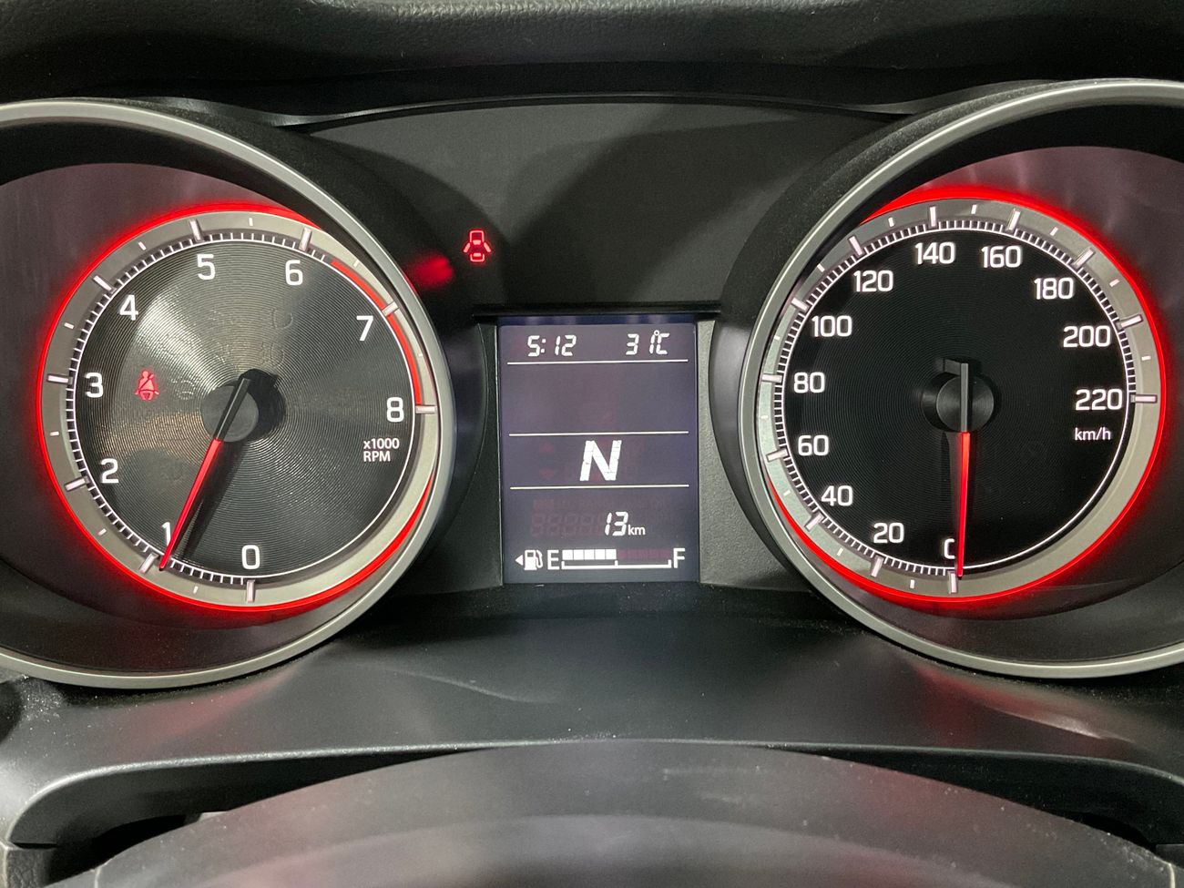 سوزوكي سويفت GLX | عرض العيد الحصري | خالية من أضرار الفيضانات