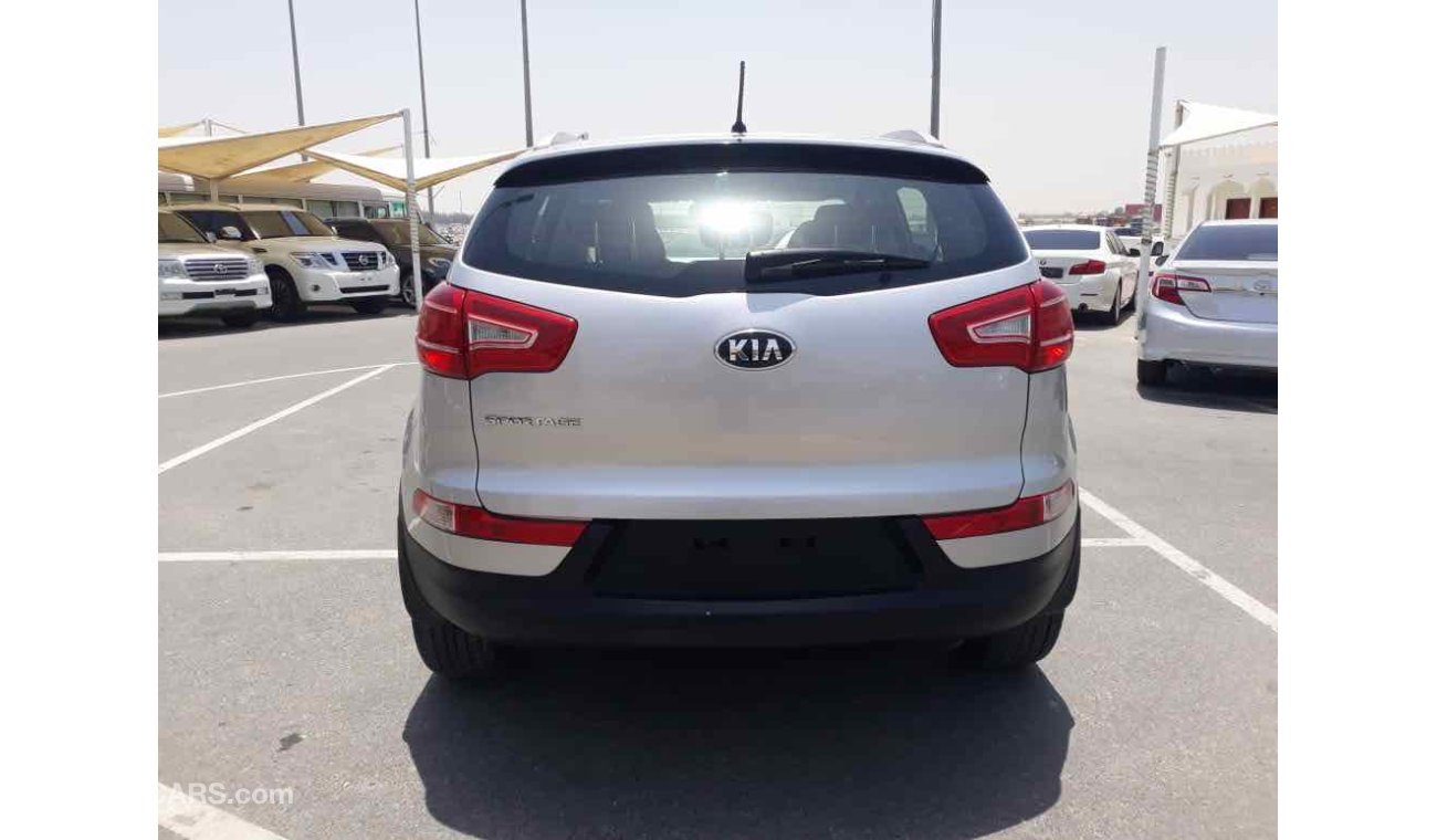 Kia Sportage سياره نظيفه جدا بحاله ممتازه بدون حادث ضمان شاسيه جير ماكينه