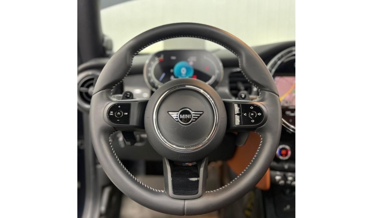 ميني كوبر إس 2023 Mini Cooper S, December 2025 Mini Warranty + Service Pack, Full Options, GCC