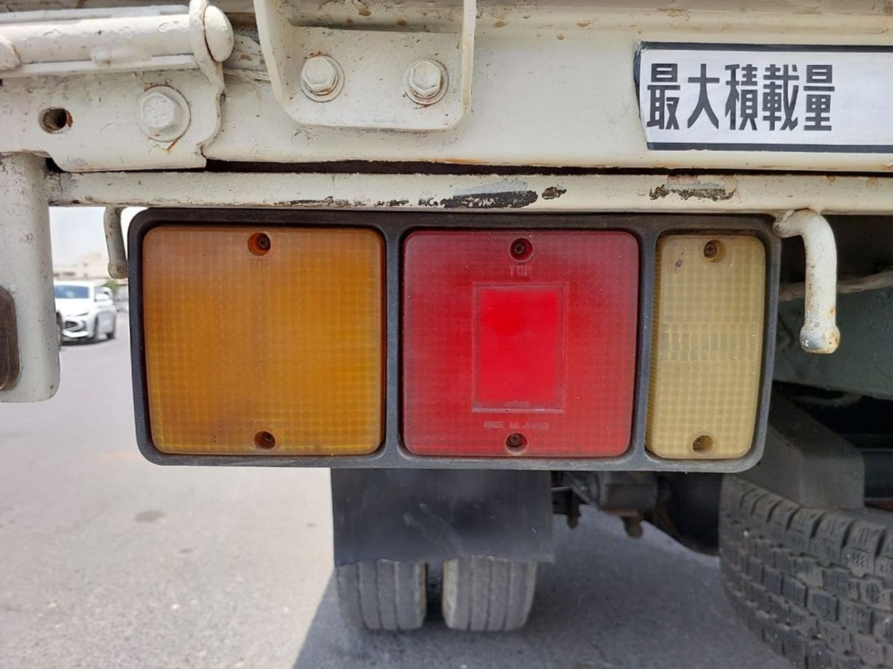 Mitsubishi Fuso Canter MITSUBISHI CANTER 4D33 TRUCK RHD 1993 MODEL 4.2 L DIESEL MANUAL(PM81723)