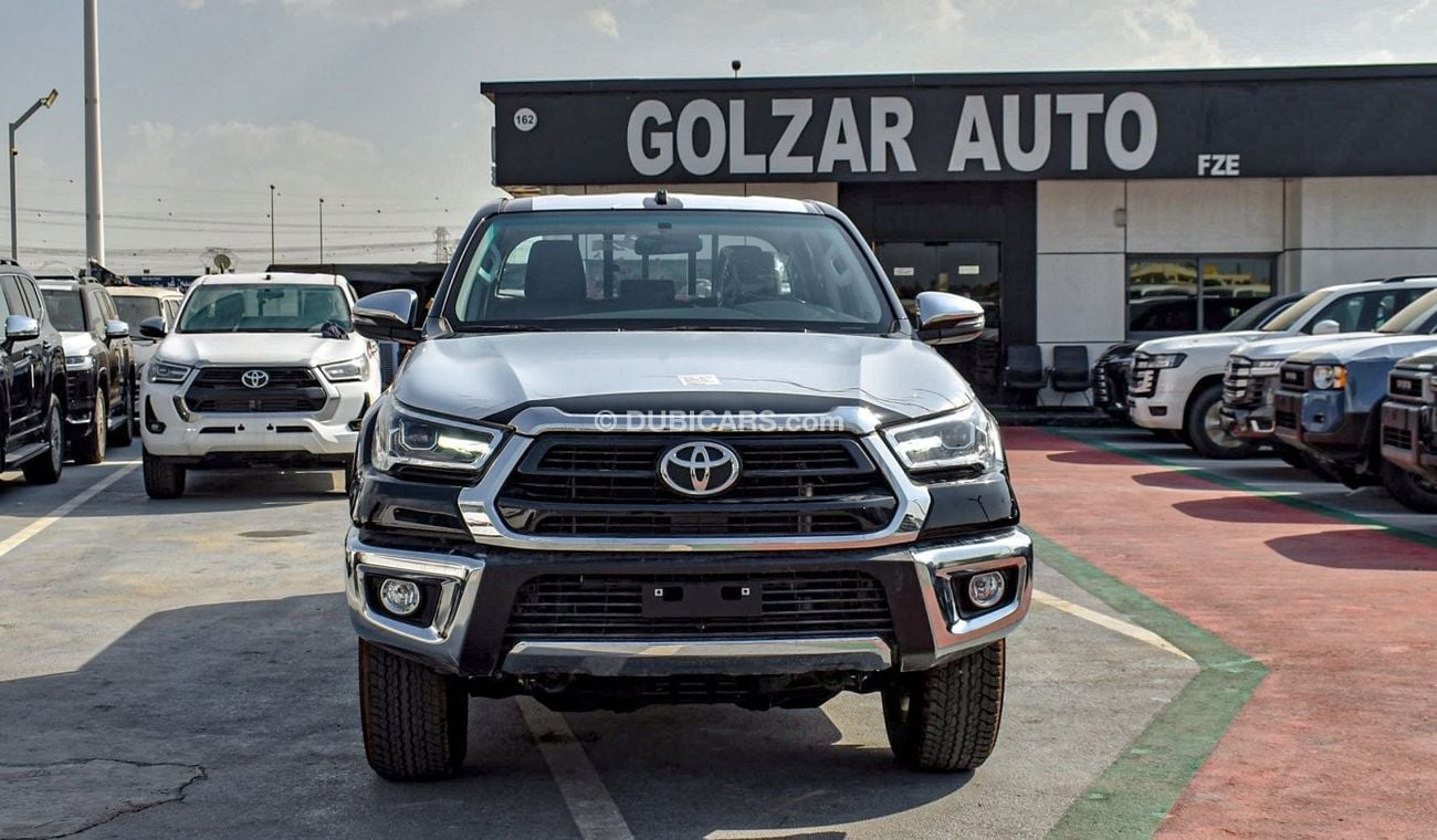 تويوتا هيلوكس SR5