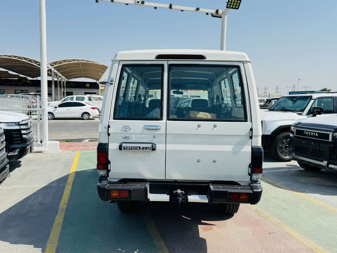 تويوتا لاند كروزر 70 LANDCRUISER 70 SERIES (LC78) 3 DOORS 4.0L PETROL