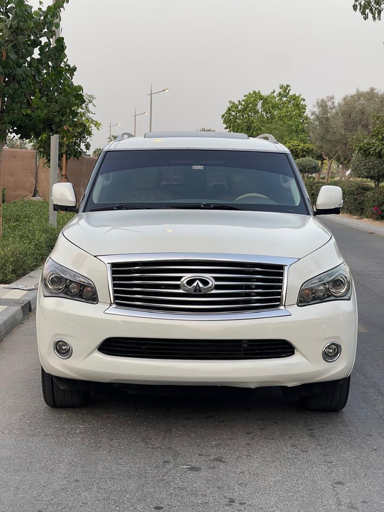 Infiniti QX56 LUXURY