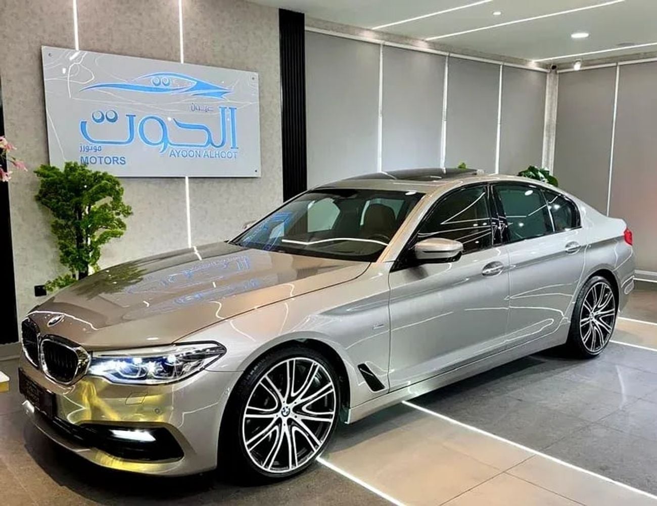 BMW 530i M Sport 2.0L LOVELY BMW 530i SPORT LINE || GCC || F.S.H at BMW || TOP RANGE || ACCIDENTS FREE