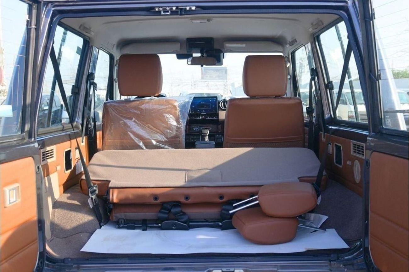 Toyota Land Cruiser 70 Toyota Land Cruiser Hard Top LC71 SHORT CHASE 4.0L Petrol AT