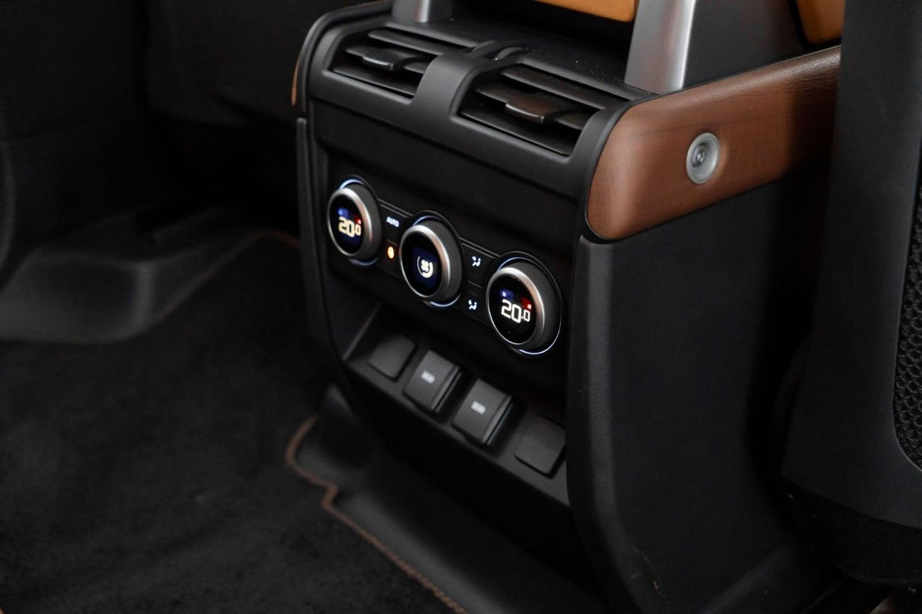 Land Rover Defender 110 HSE P400 3.0L