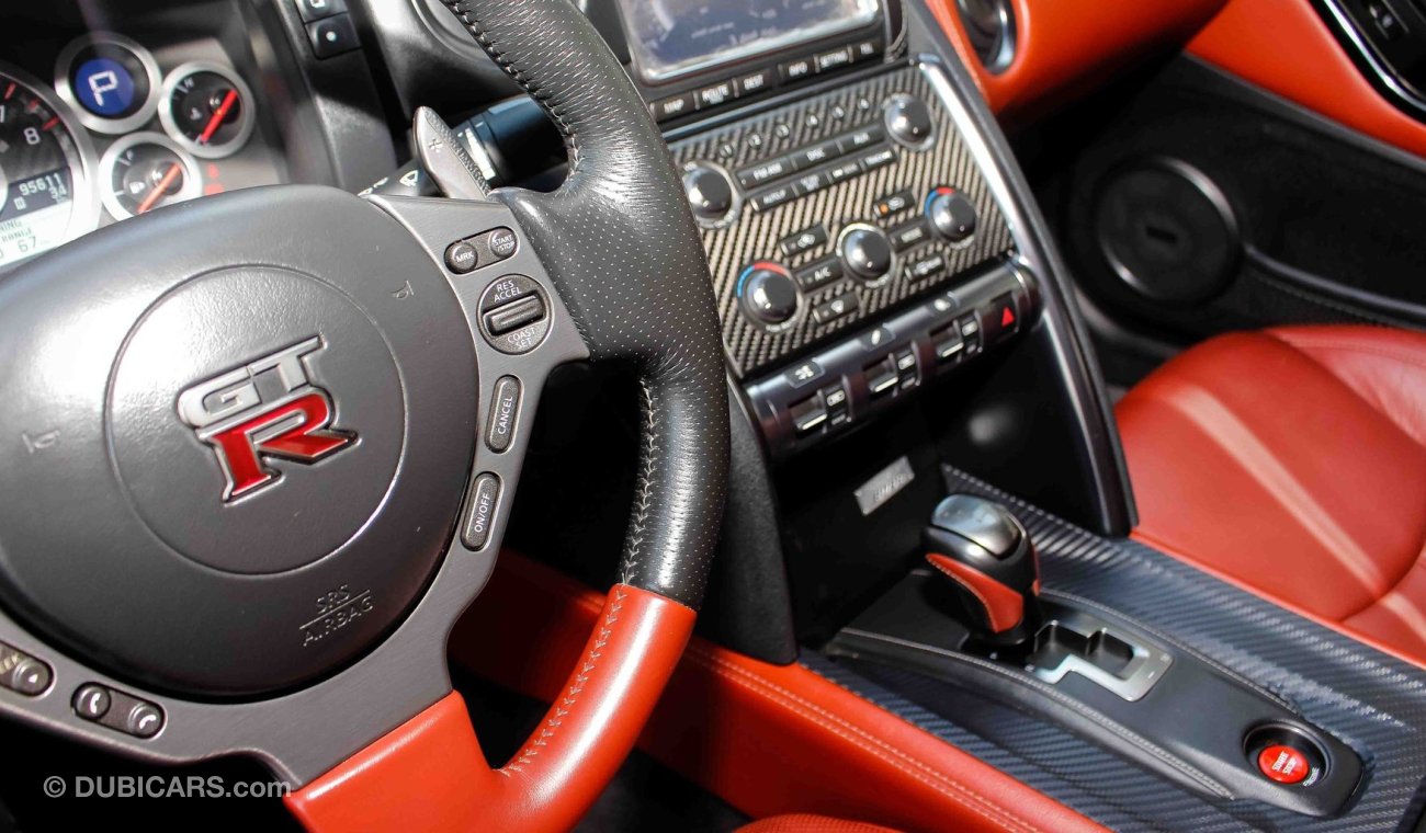 Nissan GT-R premium edition