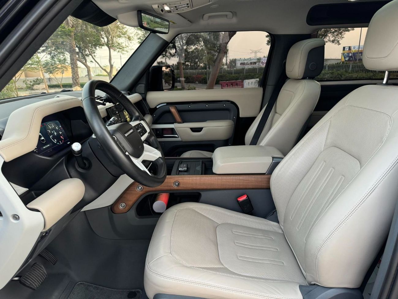 لاند روفر ديفندر 90 X-ديناميك HSE P400