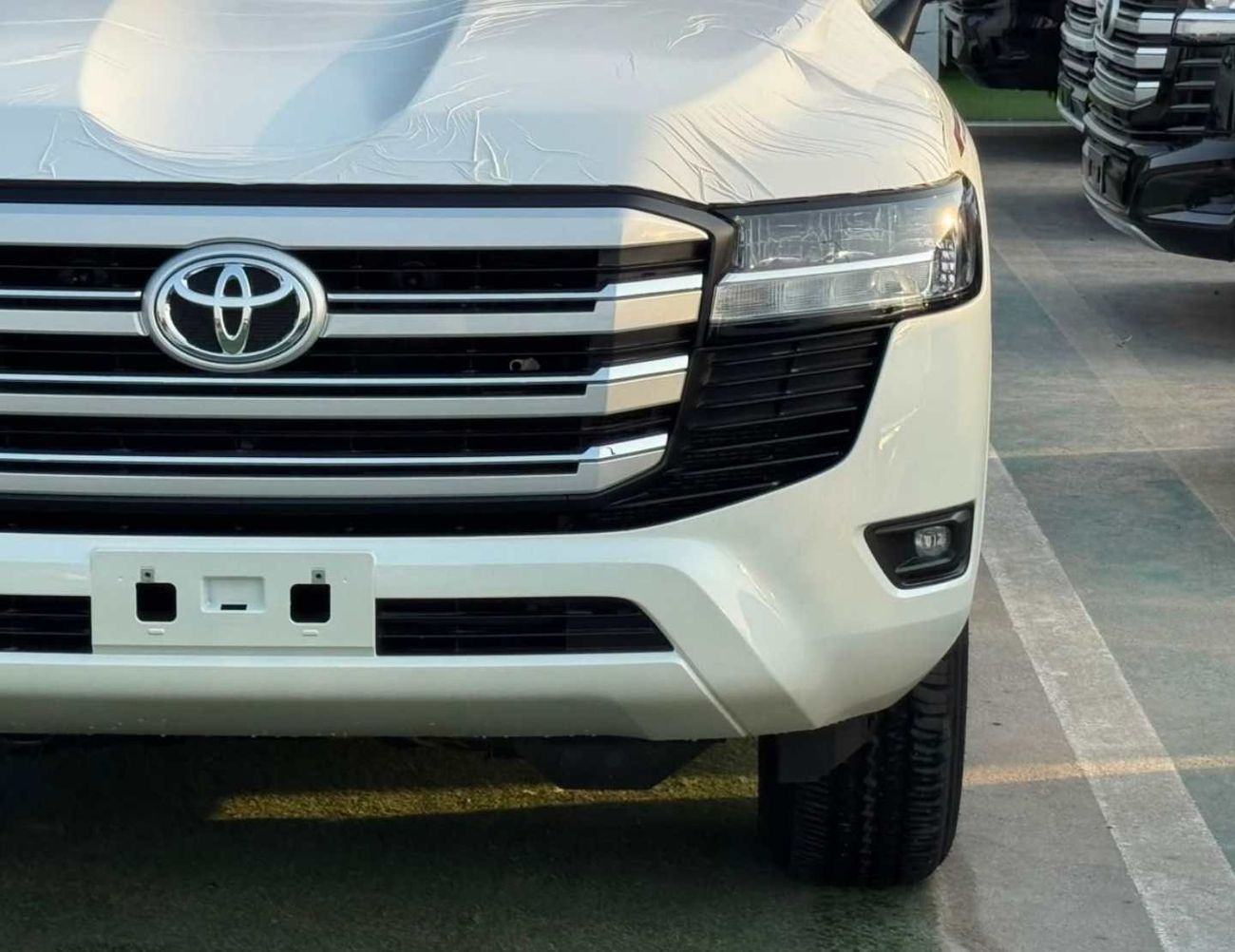Toyota Land Cruiser GXR TWIN TURBO || 3.5L PETROL V6 | DRIVER PWR SEAT | SUNROOF | COOL BOX (CODE # GXR3B)