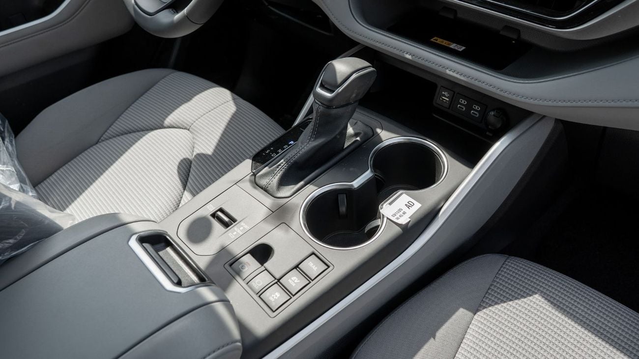 Toyota Highlander 2025 Toyota Highlander GLE 2.5L AT Hybrid (Gray)