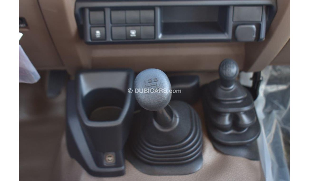 تويوتا لاند كروزر 70 V6 4.0L Petrol 4WD 7 Seater Manual Transmission - EURO 4