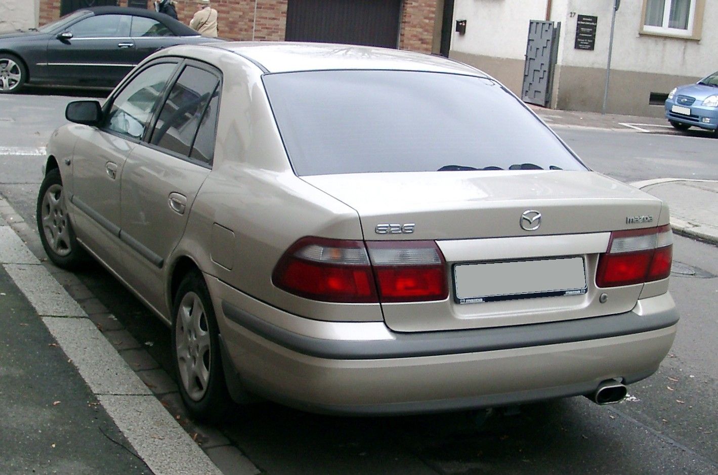 Mazda 626 exterior - Rear Right Angled